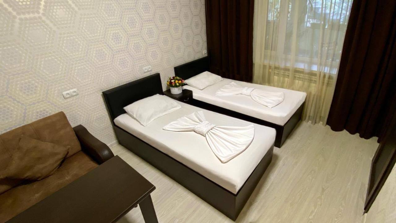 Merien Hotel エレバン エクステリア 写真